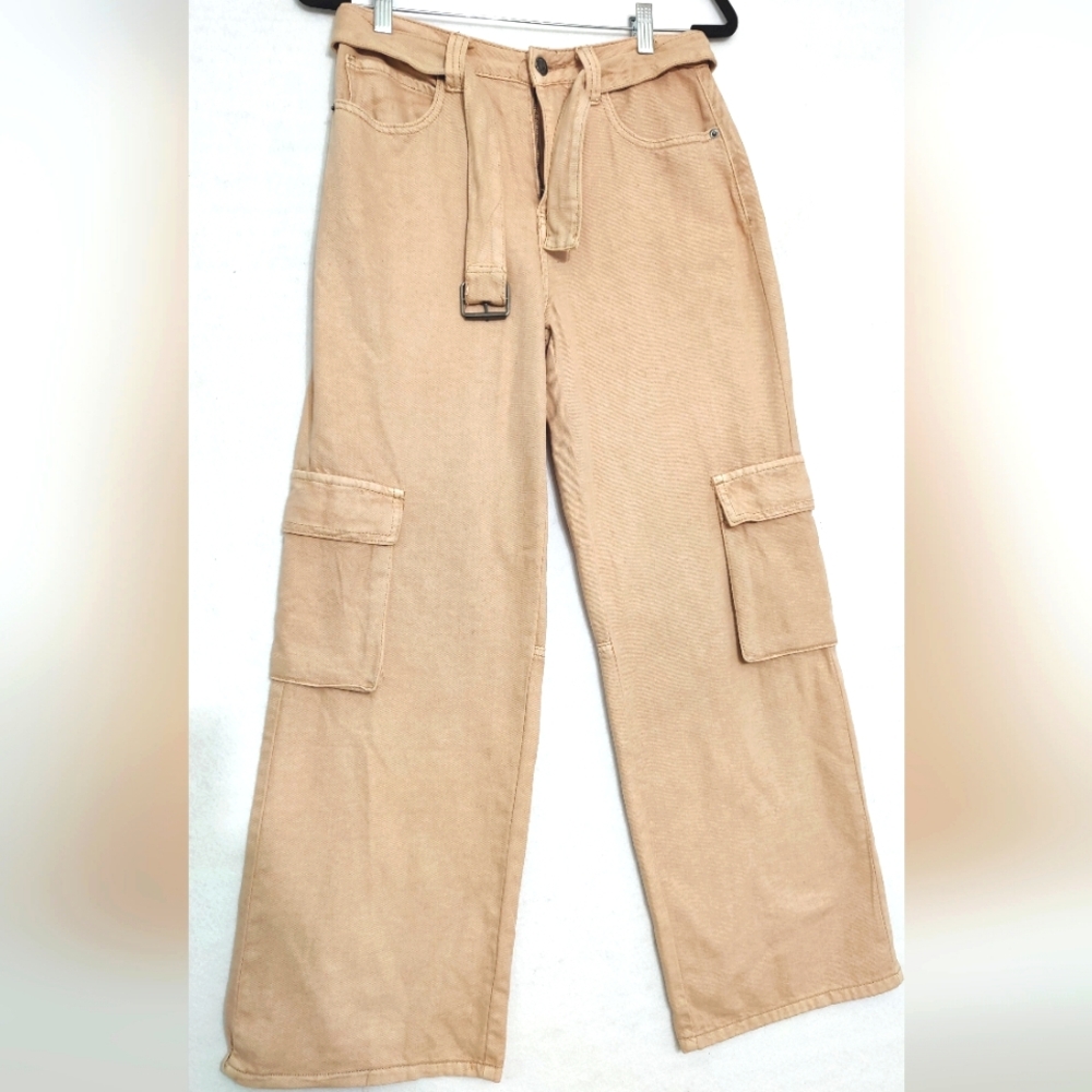 Forever 21 Belted Straight/Re Almond Cargo Pants Size M